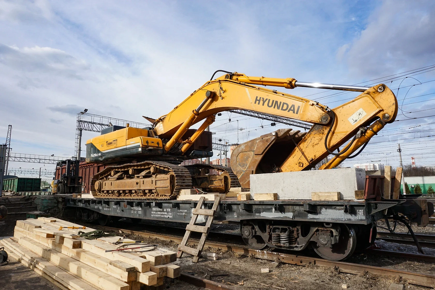 Перевозка экскаватора HYUNDAI 520LC-95
